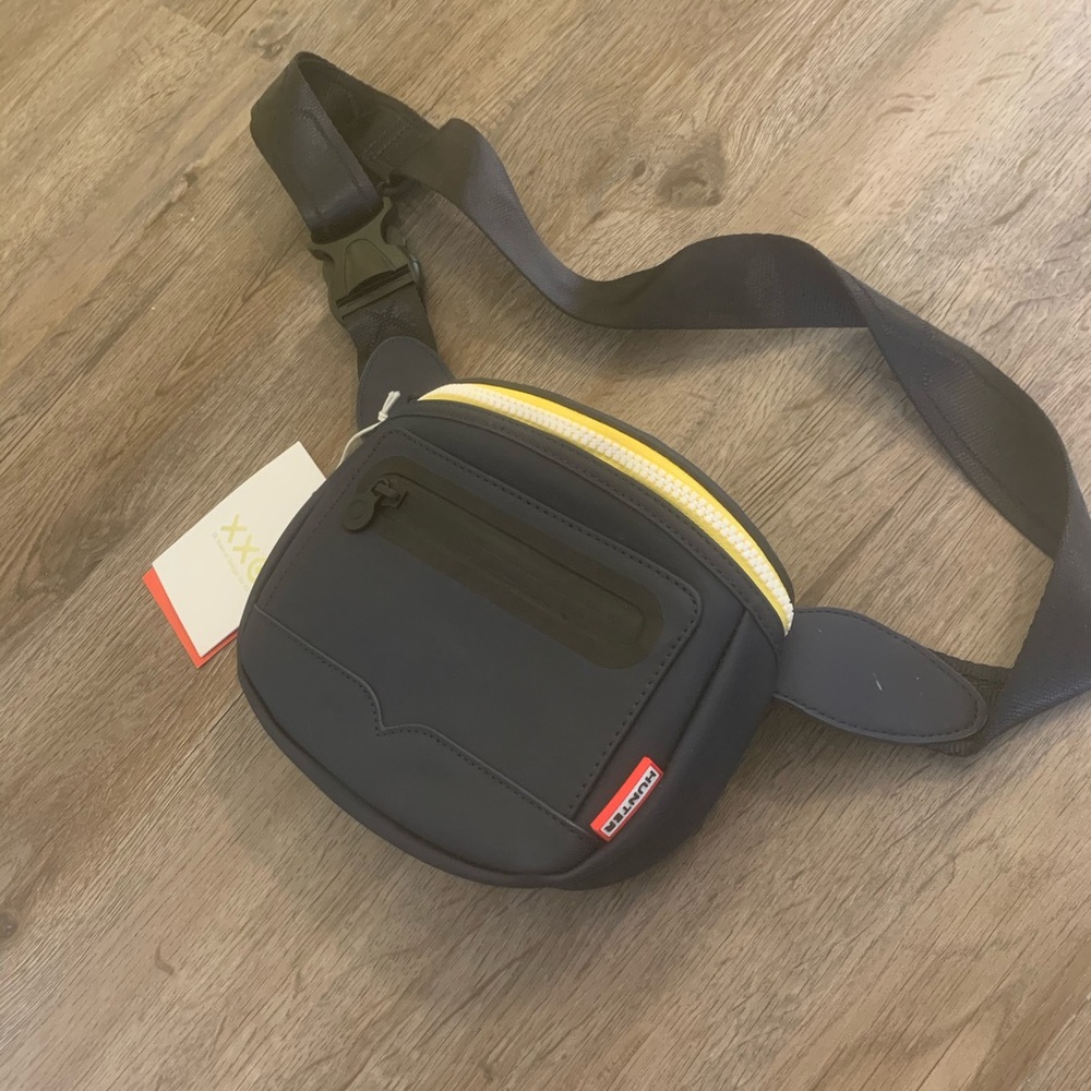 HUNTER waterproof neoprene fanny pack!